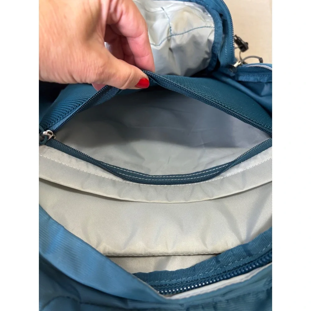 Osprey Backpack Questa 24/Seven Series Teal Blue Hiking Commute Travel Laptop